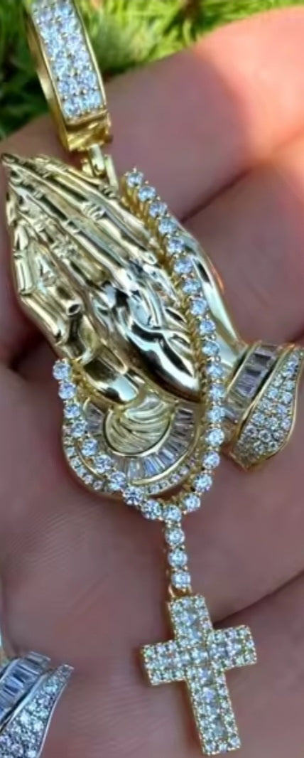 14K Yellow Gold Praying Hands Pendant