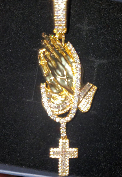 14K Yellow Gold Praying Hands Pendant
