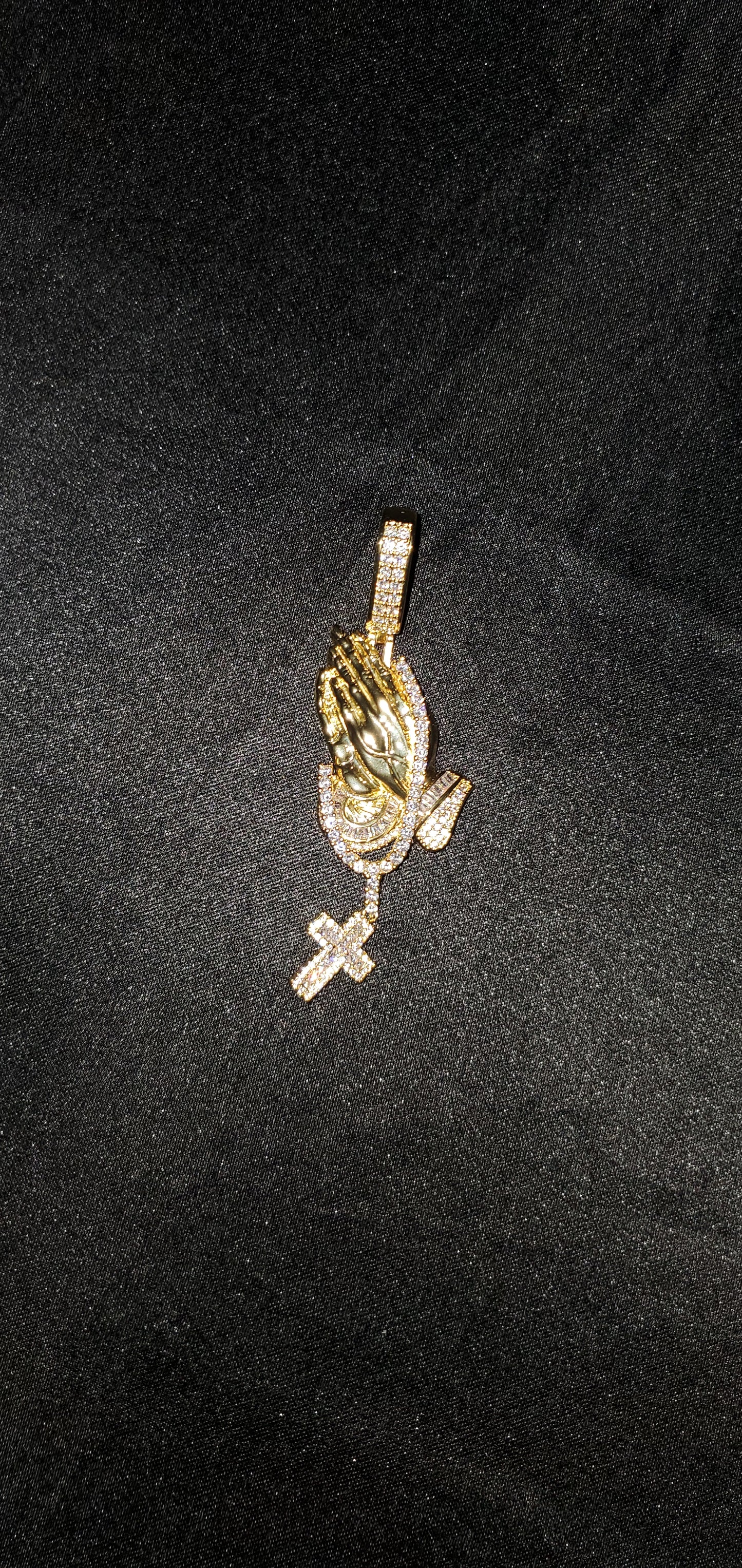 14K Yellow Gold Praying Hands Pendant